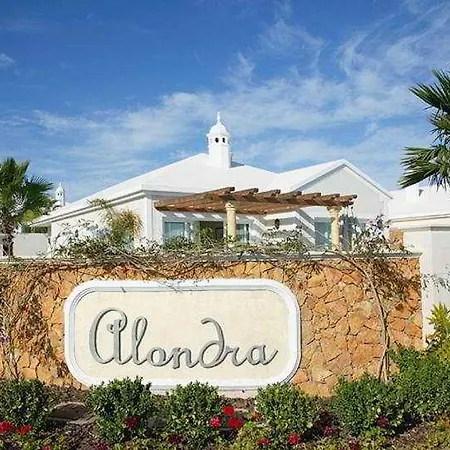 Holiday home Alondra